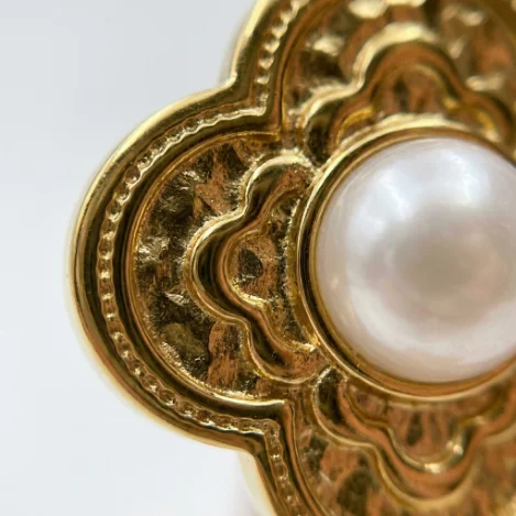 金晖羽迹中号流体蝴蝶不锈钢耳饰